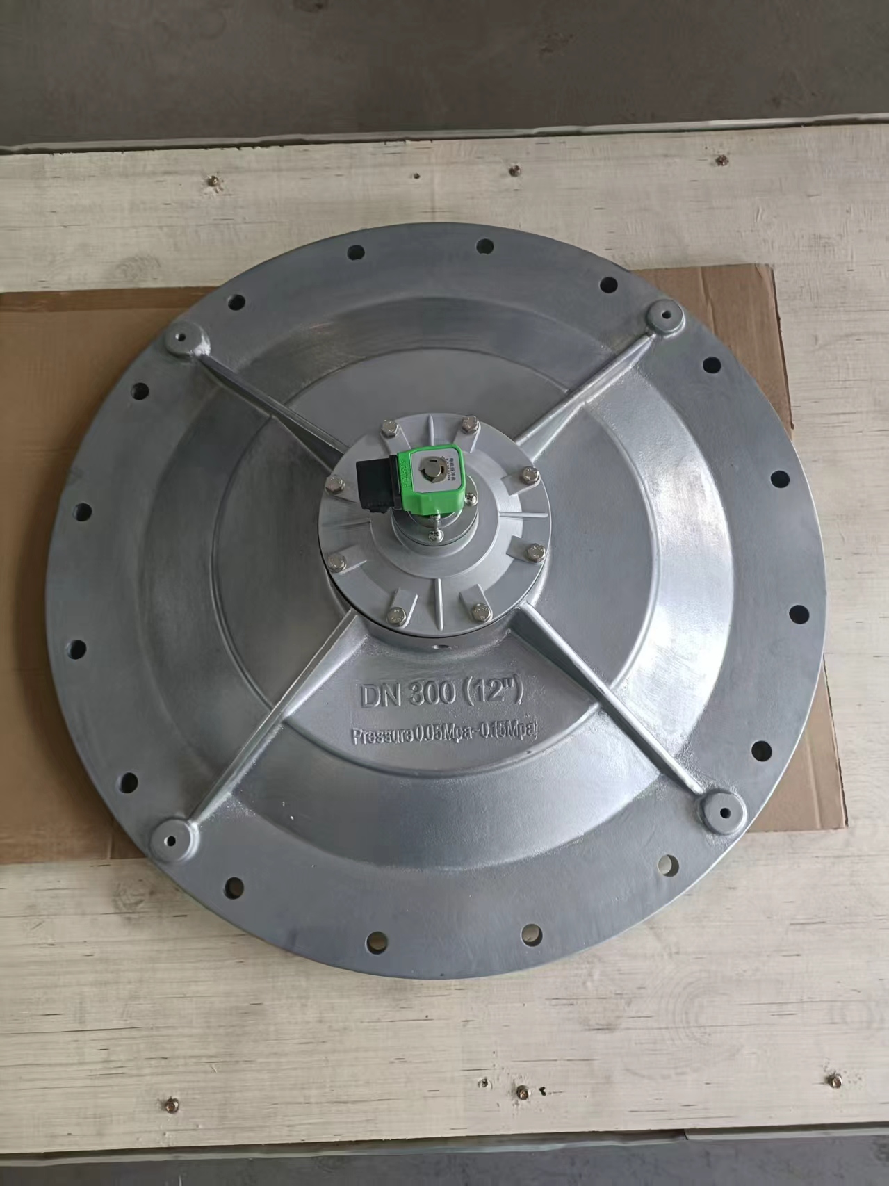 Novost: 8–16'' DMF potopni impulzni ventili velikega premera